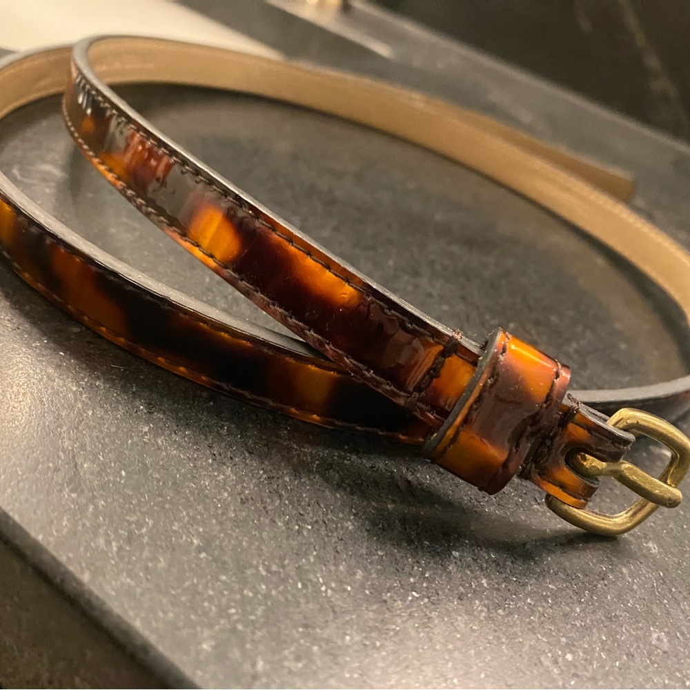 Tortoise skinny belt